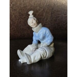 Inuit Woman Figurine Cleaning Fish Porcelain Andrea By Sadek 7779 Japan RARE